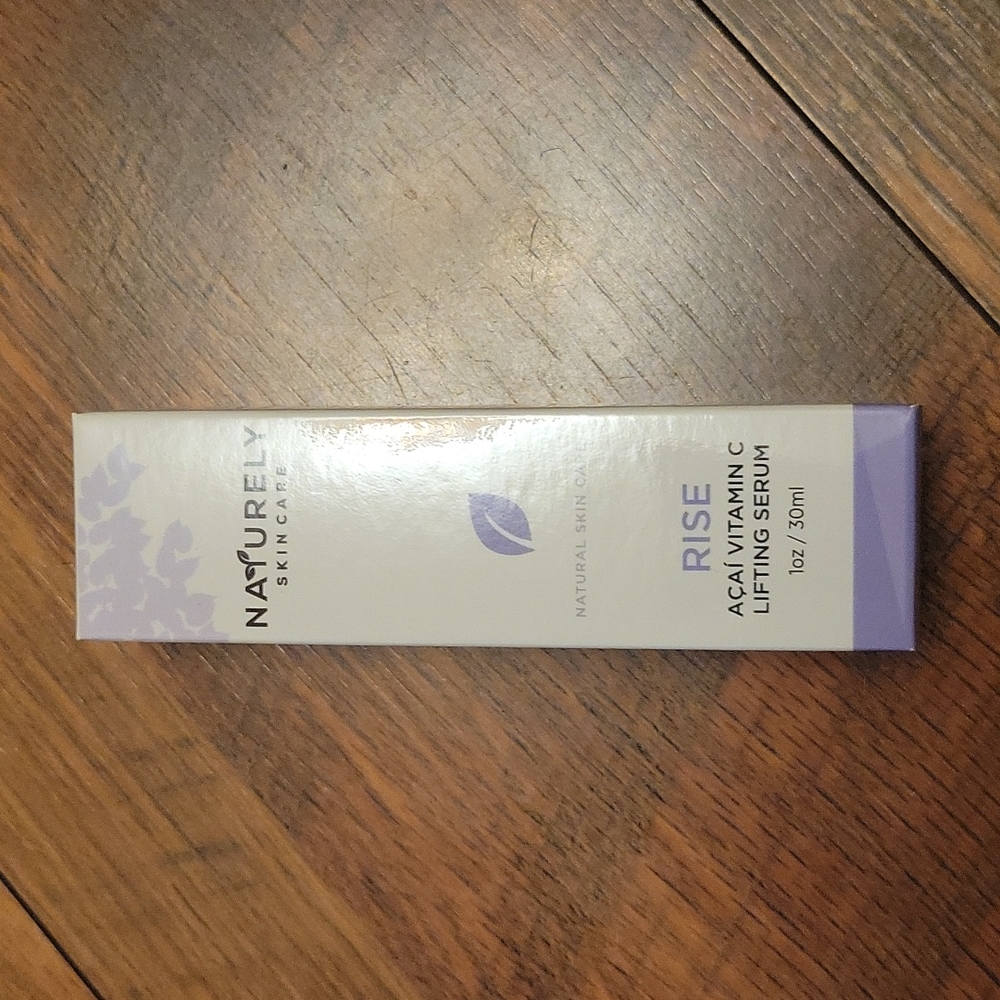 Naturely Rise Vitamin C skin care